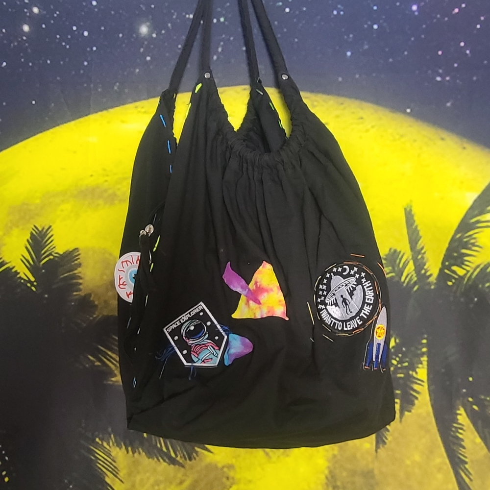 Space bucket tote bag